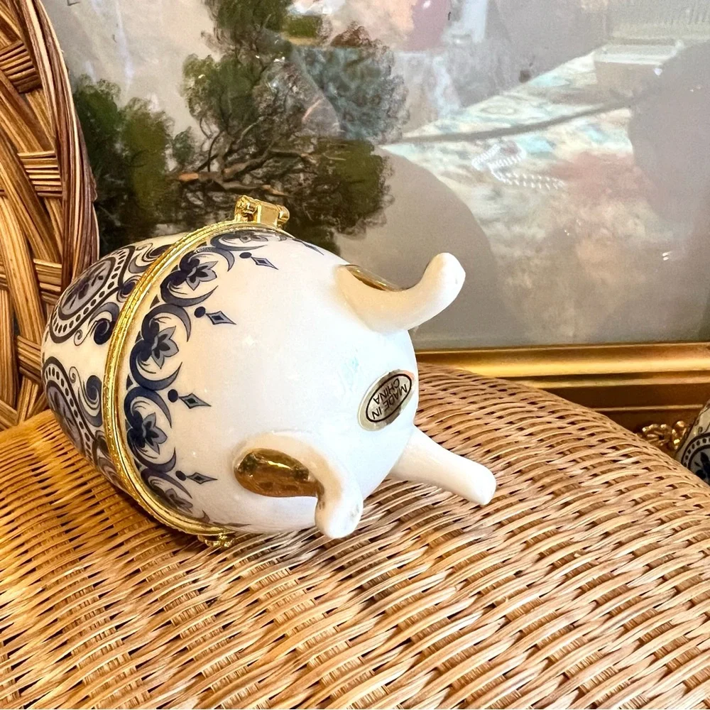 Vintage Glass Porcelain Blue White Rose Egg trinket container